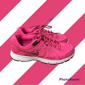 Nike revolution 2 size 9